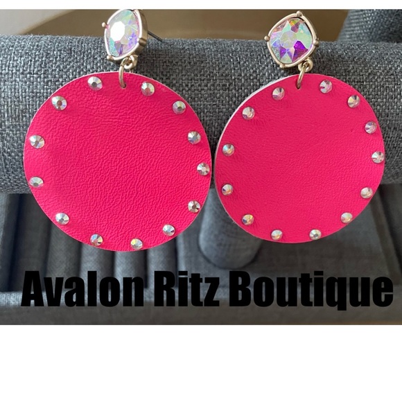 💕🎉JUST IN! Leather Pink Earrings with Iridescent Crystals - Picture 1 of 2